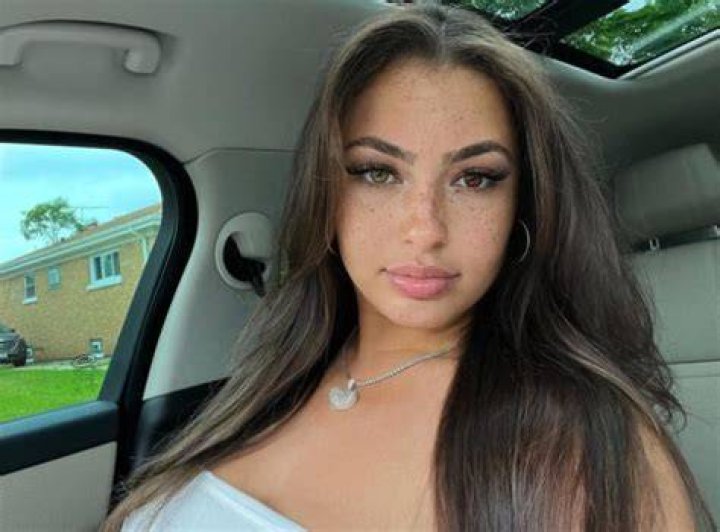 Ash Kash (Model) Bio, Age, Boyfriend & OnlyFans Sukhbeer Brar
