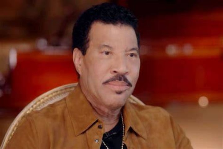 Beaming Lionel Richie Religion And Ethnicity Where Are His Parents? Family