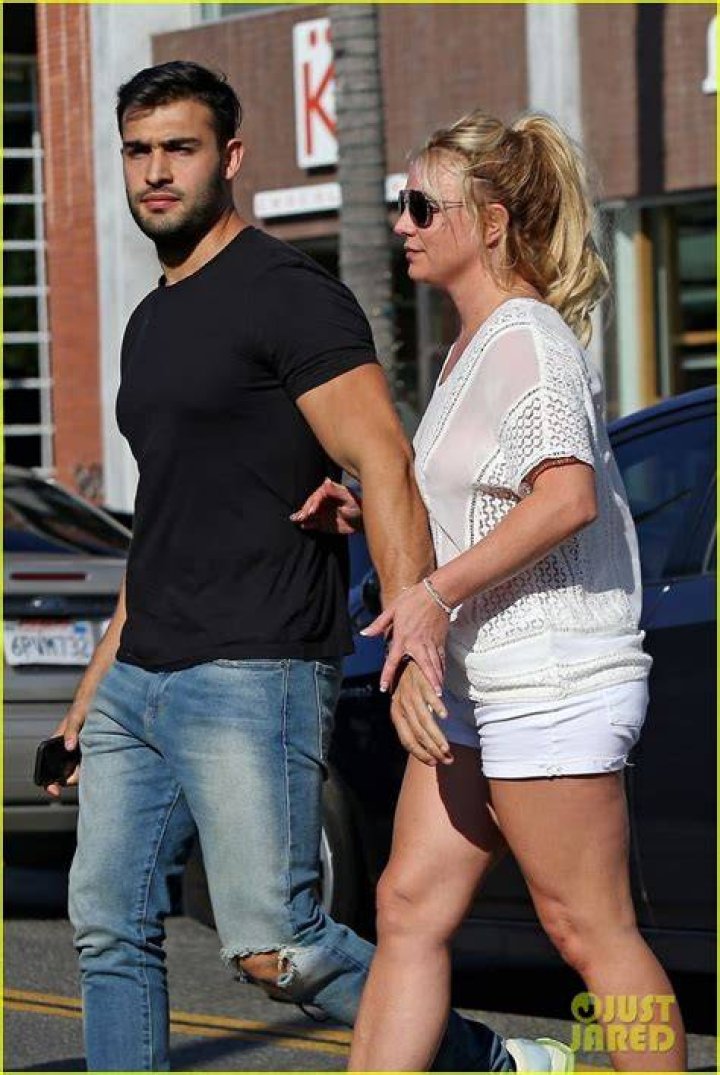 Britney Spears and Boyfriend Sam Asghari Airport in Miami 06/10/2018