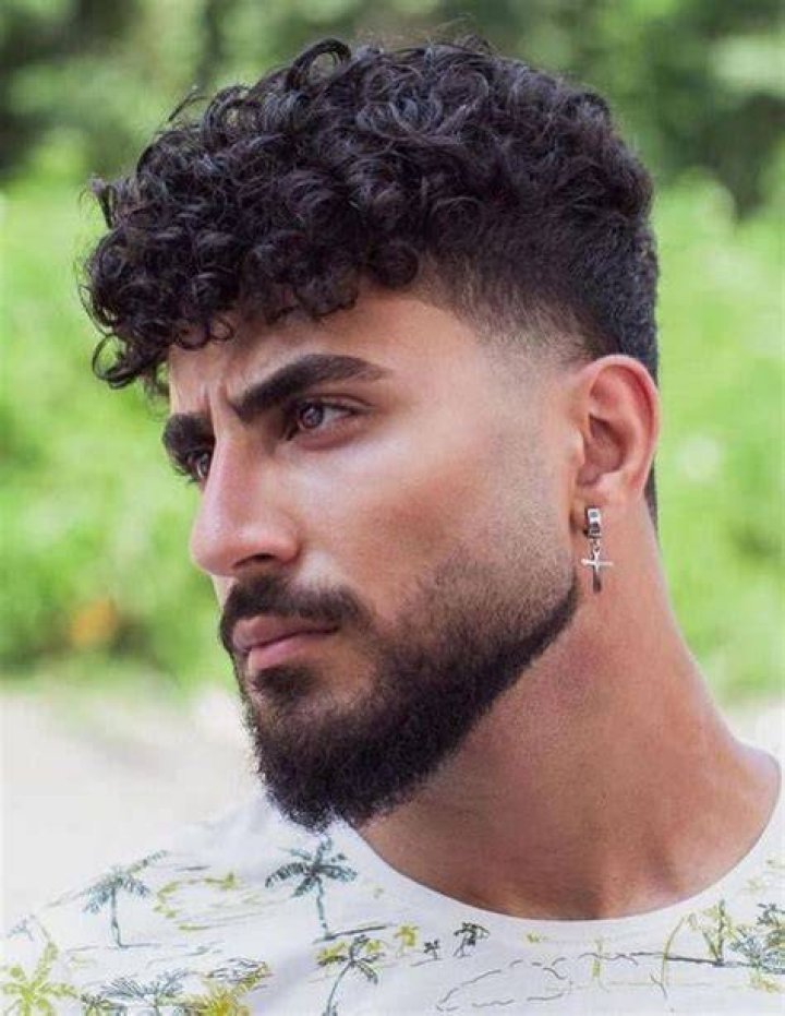 Cabelo cacheado masculino, Barba e cabelo, Cabelo