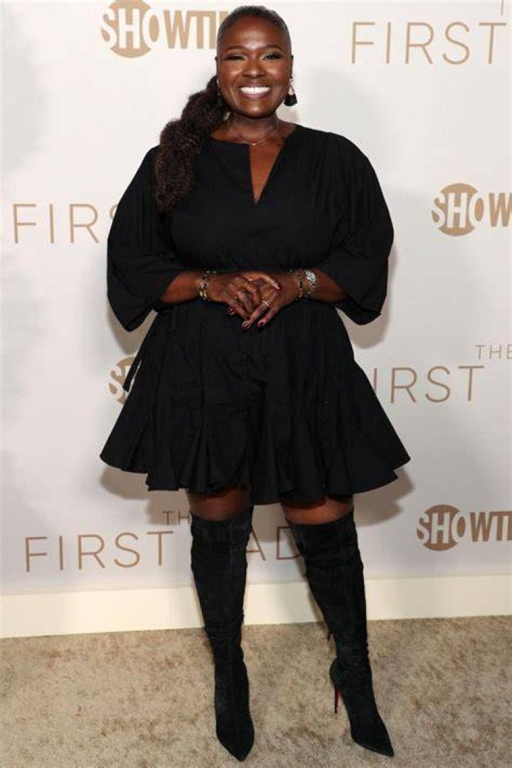 Deborah Joy Winans' Incredible Weight Loss Transformation: A Guide To Success