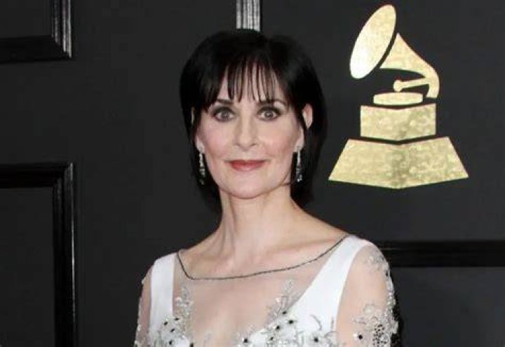 Enya Net Worth (2024 Update)
