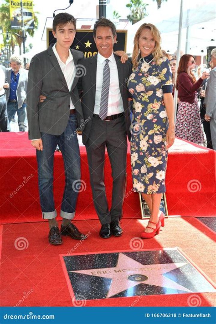 Eric McCormack & Holden from Couples at Golden Globes 2018 E! News