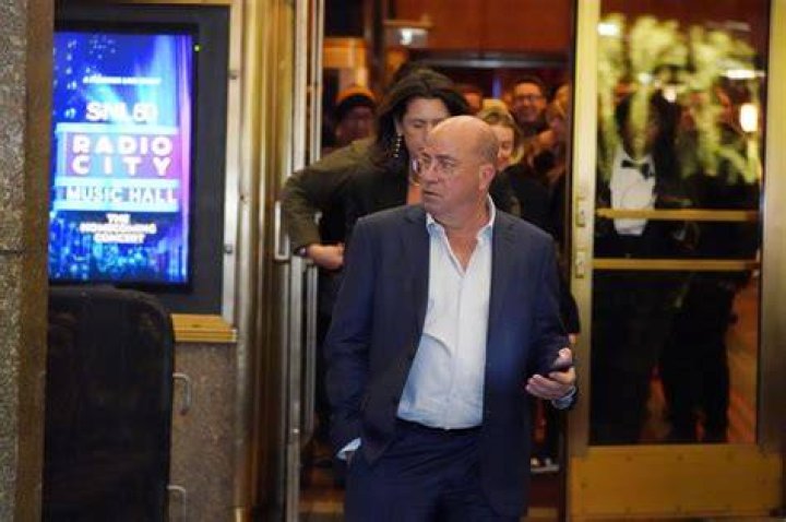 EXCLUSIVE ExCNN boss Jeff Zucker publicly holds hands with Alisyn