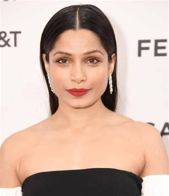 Freida Pinto Wiki, Age, Biography, Boyfriends, Affairs, Family & More