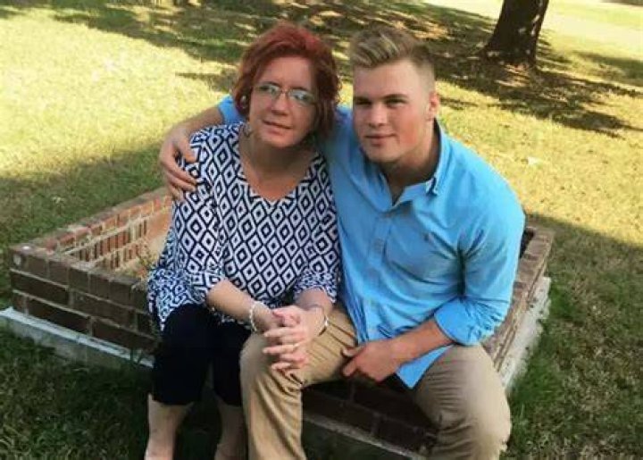 How Did Zach Bryans Mom Die TechTrailblazers