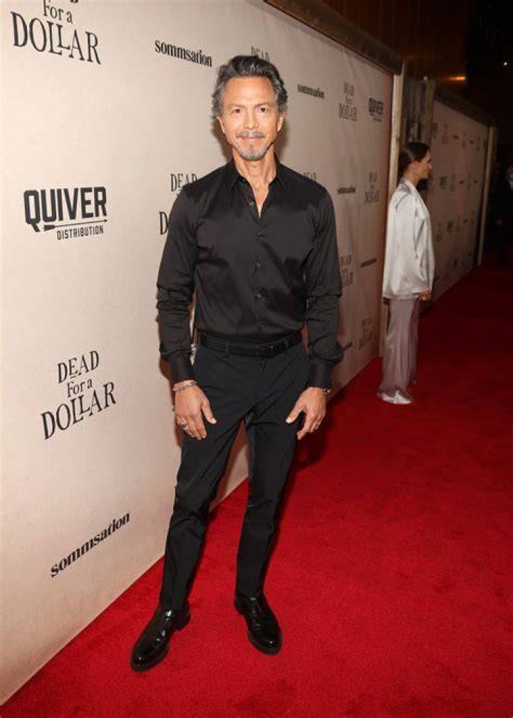 How Tall Is Benjamin Bratt? Height Comparison! YouTube
