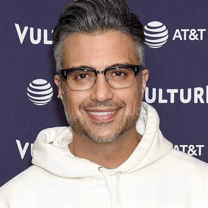 Jaime Camil Biography, Height & Life Story Super Stars Bio