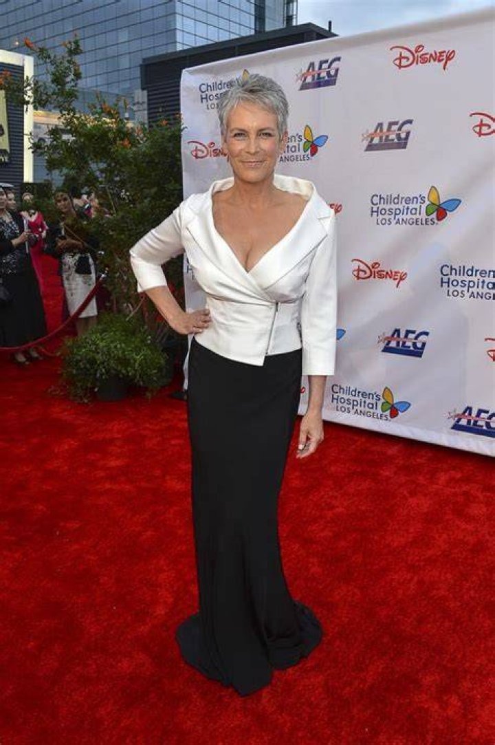 Jamie Lee Curtis Height and Weight Celebrity Weight Page 3
