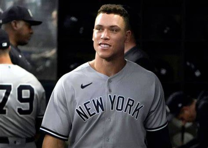 Judge, Aaron, 7'51/2" vs. Jose Altuve, 5'6" & it's the Astros player