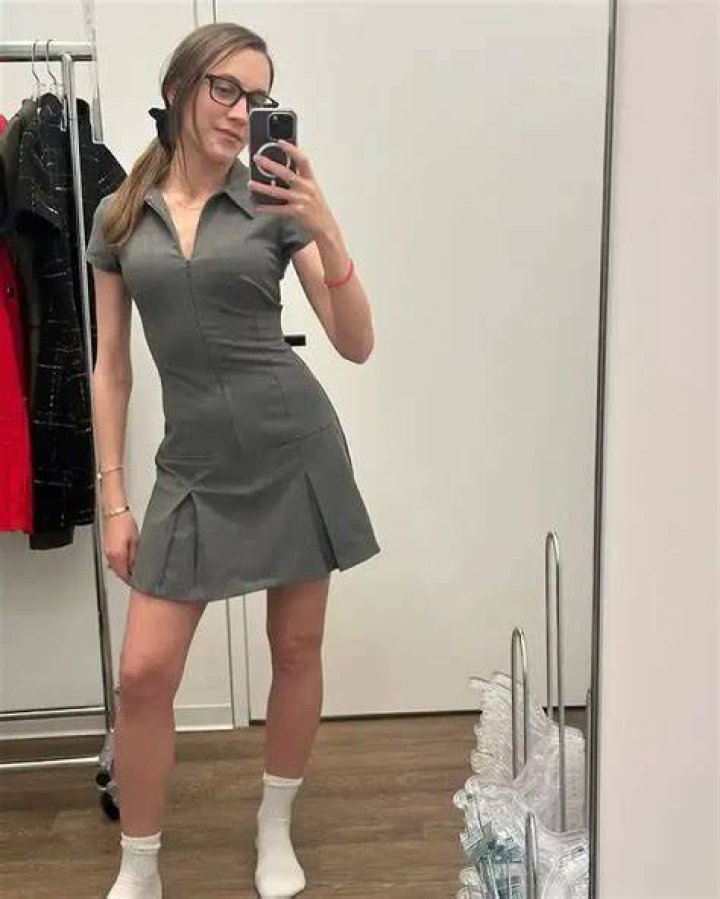 Kat Timpf Bio; Age, Height, Family, Education, No Makeup, House