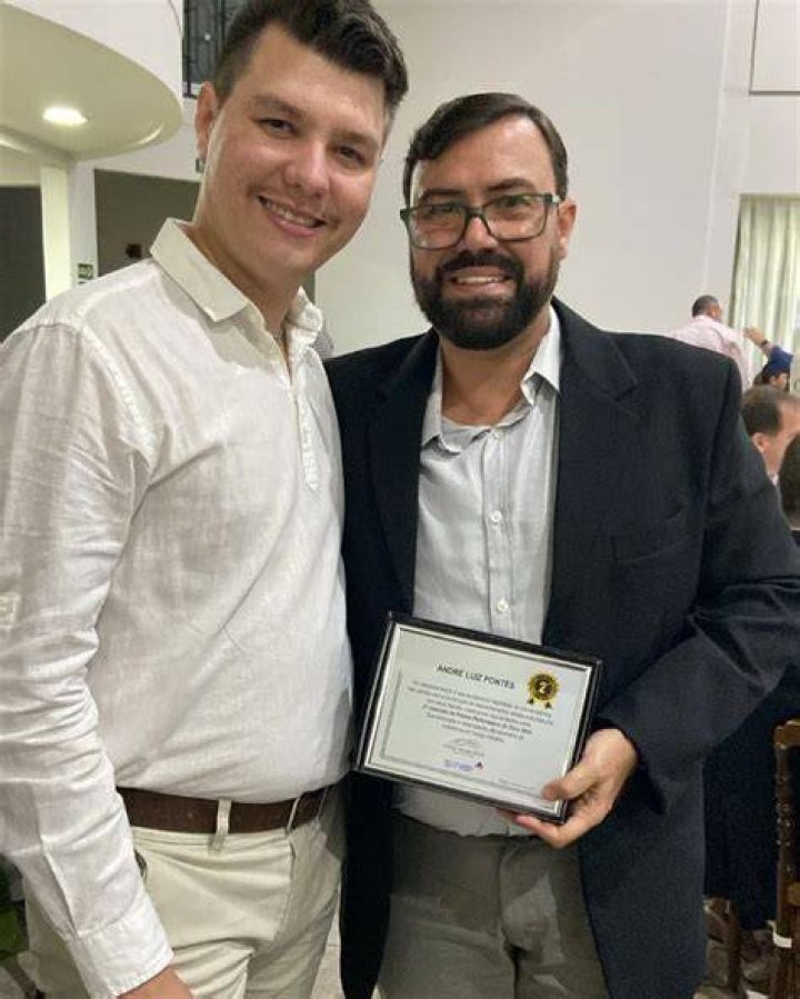 LUIZ PONTES NÃO SERÁ RECONDUZIDO À PRESIDÊNCIA DO PSDB, MAS PODE