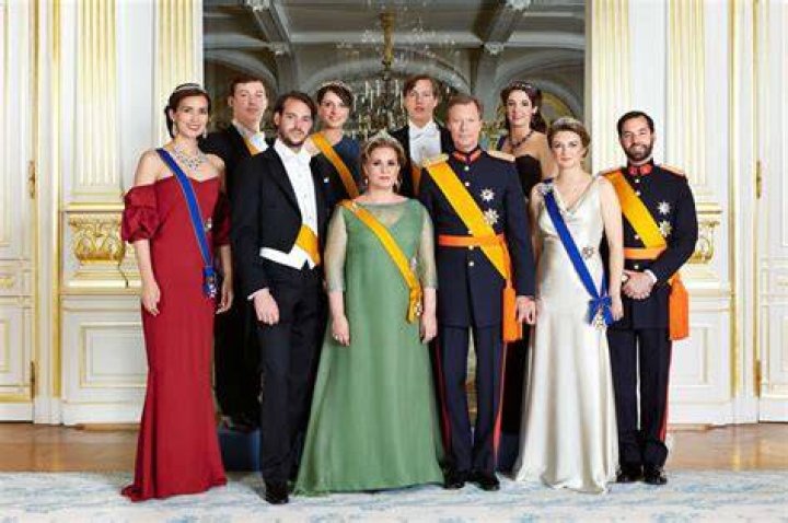 Luxembourg photo de famille Noblesse & Royaut&eacute;s Hollywood Fashion