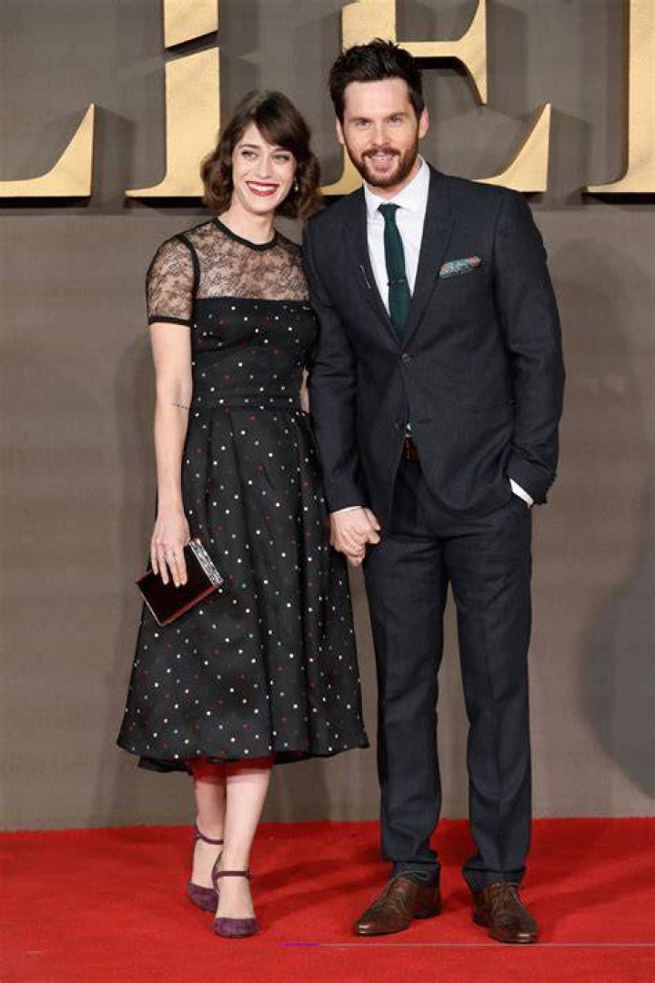 Photo lizzy caplan tom riley married 04 Photo 3950193 Just Jared