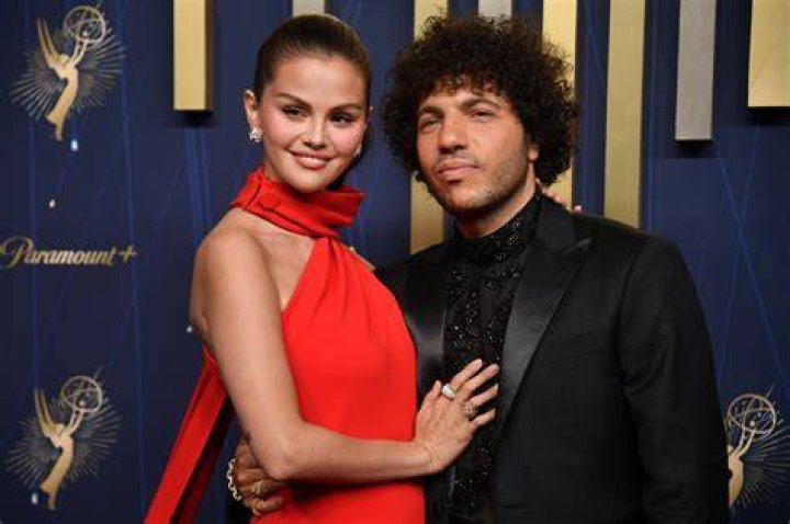 Photo selena gomez movie date with pregnant mom mandy 01 Photo