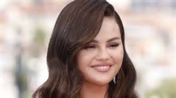 Selena Gomez Talked About Her Weight Fluctuation, Lupus Medication, and