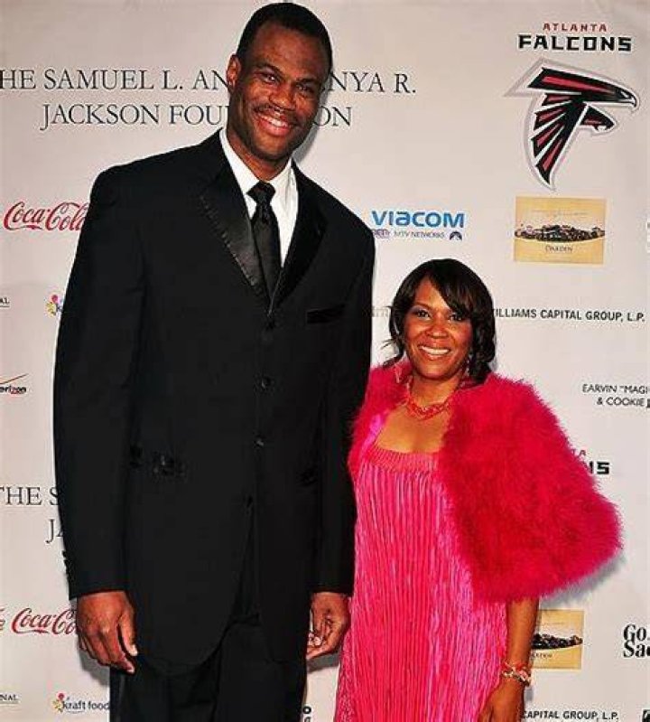 Valerie Hoggatt (David Robinson wife) Age, Height, Wiki, Bio, Ethnicity