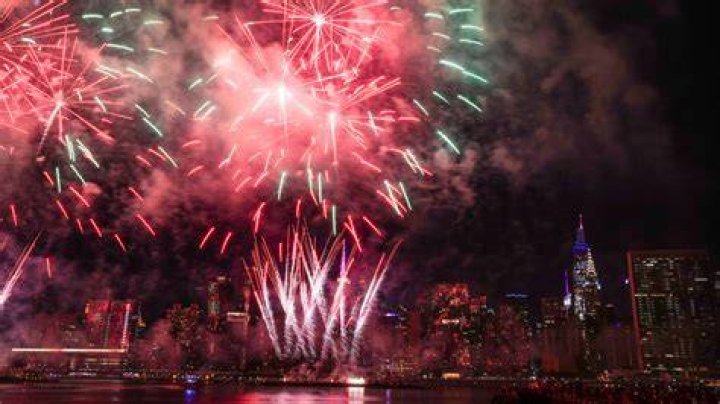 Where to watch fireworks this 4th of July weekend ALT AZ 93.3