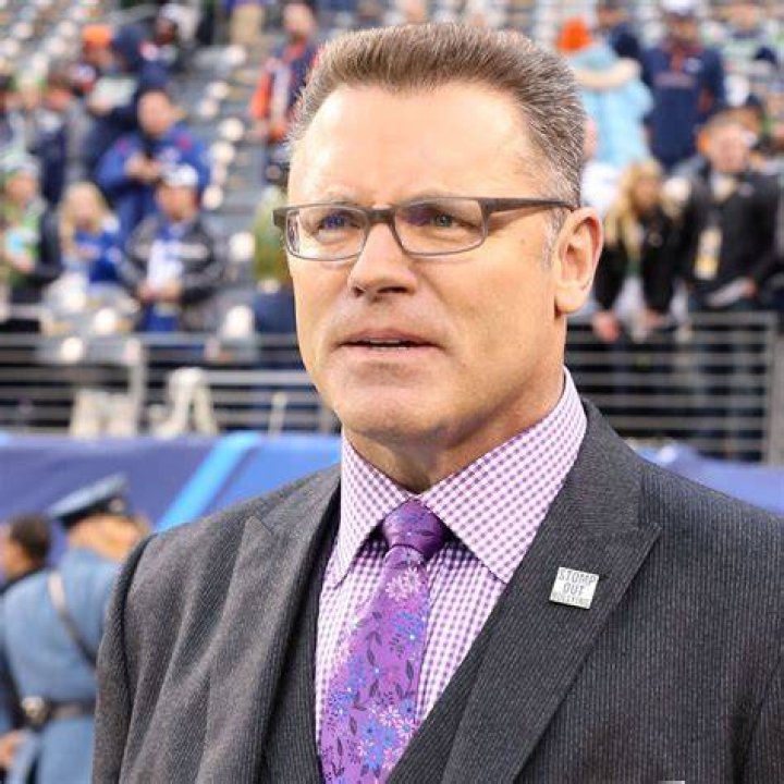 Who is Howie Long's wife Diane Addonizio? The US Sun